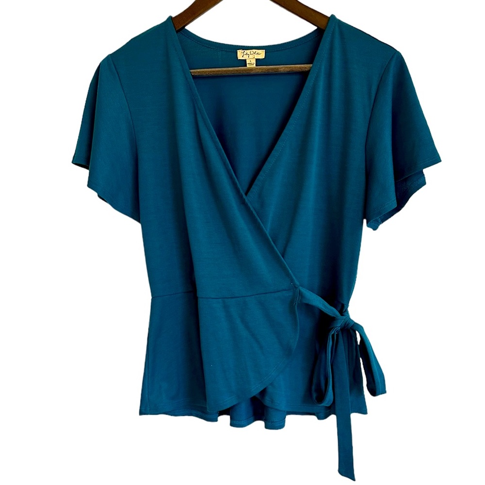 Lilly White teal short sleeve wrap top Juniors L